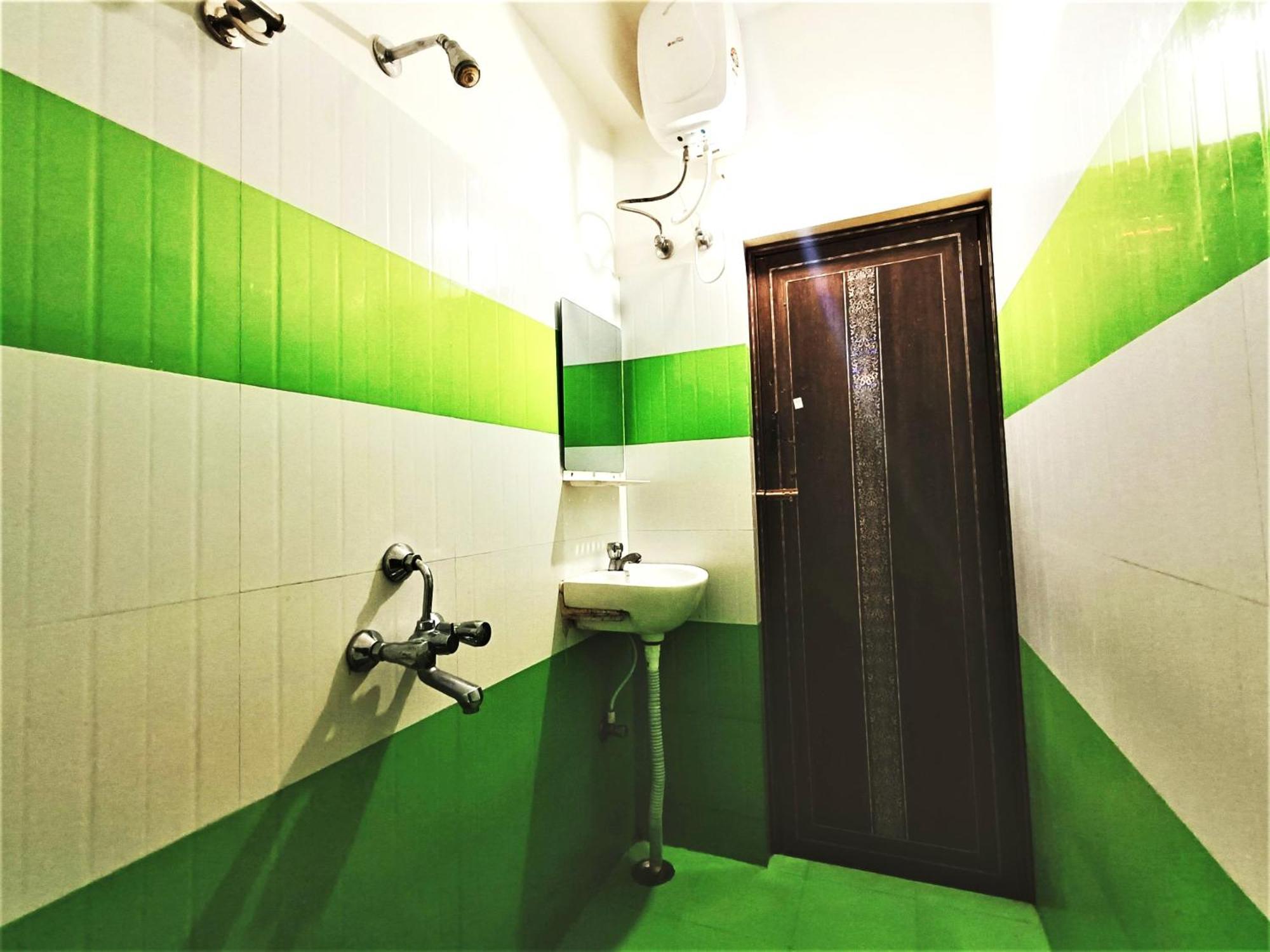 Goroomgo Krishna Residency Puri Near Sea Beach - Spacious Room With Excellent Service Awarded - Best Seller Εξωτερικό φωτογραφία